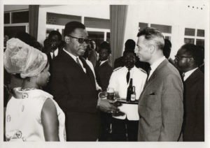 Photo de Mobutu discutant avec Éric Makédonsky